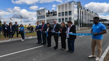 Ribbon cut ceremony